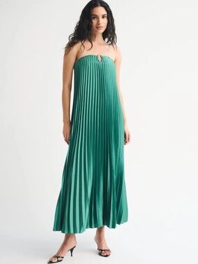 Abercrombie & Fitch Pleated Maxi Dress in Green - Size M — New with Tags
